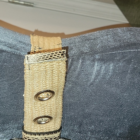Guess Real Snakeskin Big Buckle Stretch Belt - Picture 3 of 11